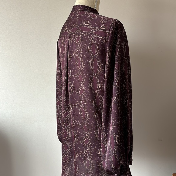 Like new Equipment Helaine python print collarless shirt Prune size XS - Picture 10 of 13